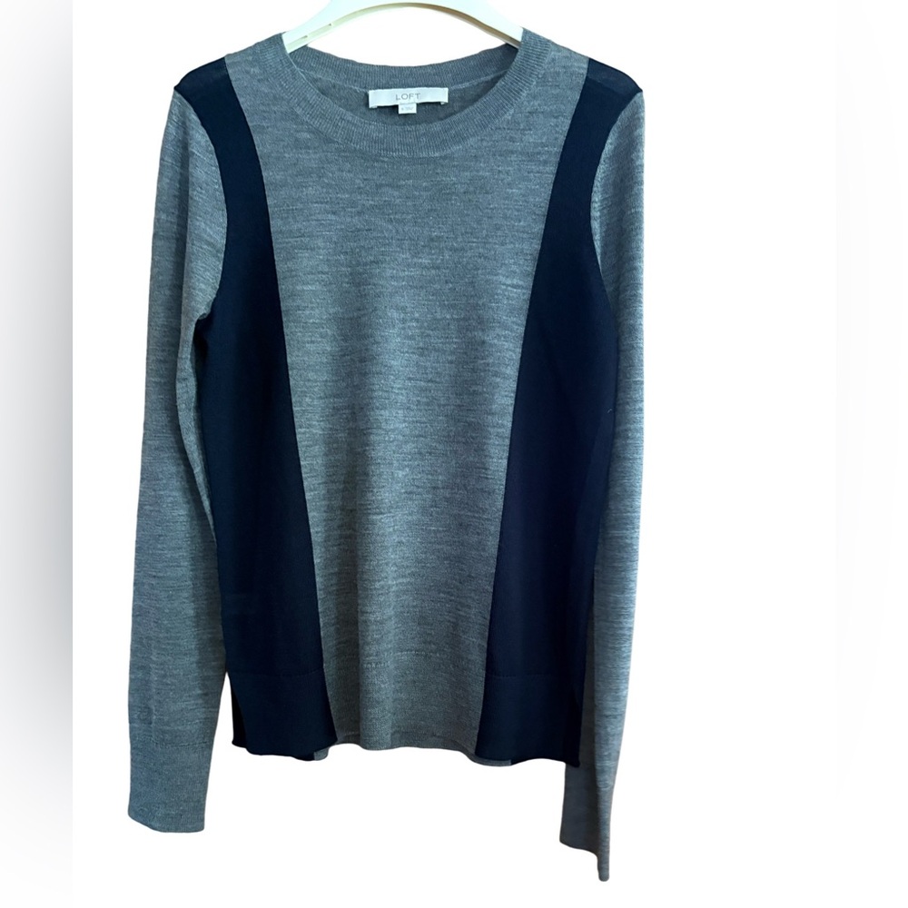 Loft Colorblock Sweater Long Sleeve Gray Navy Size Small  Super Light Wool Blend